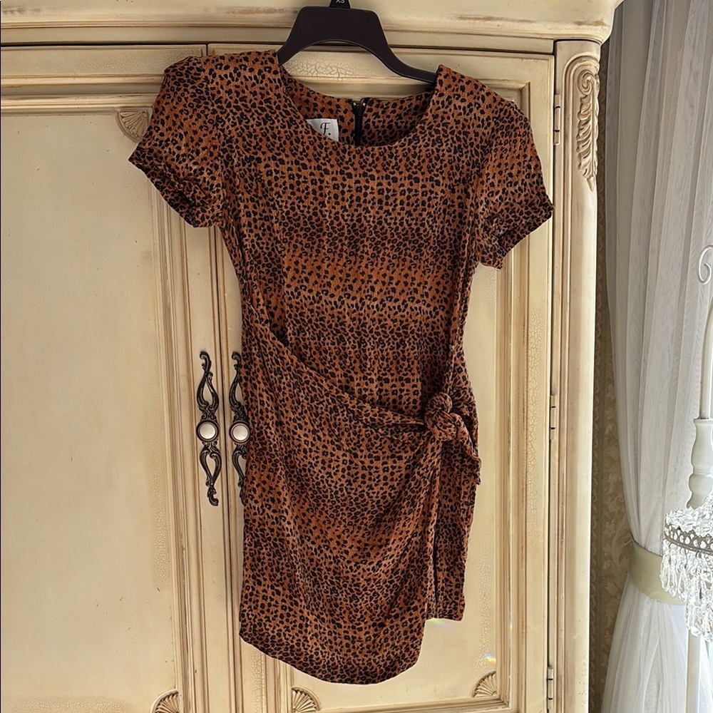S.F. Short Sleeve leopard print dress